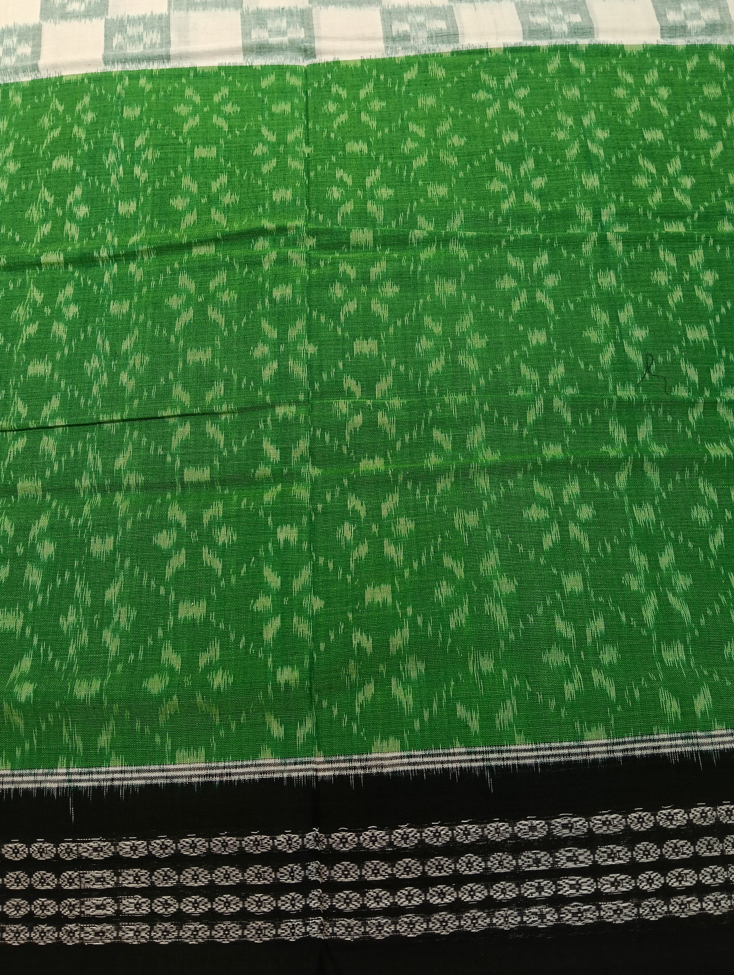 Green white cotton sambalpuri sarer - Tilottama