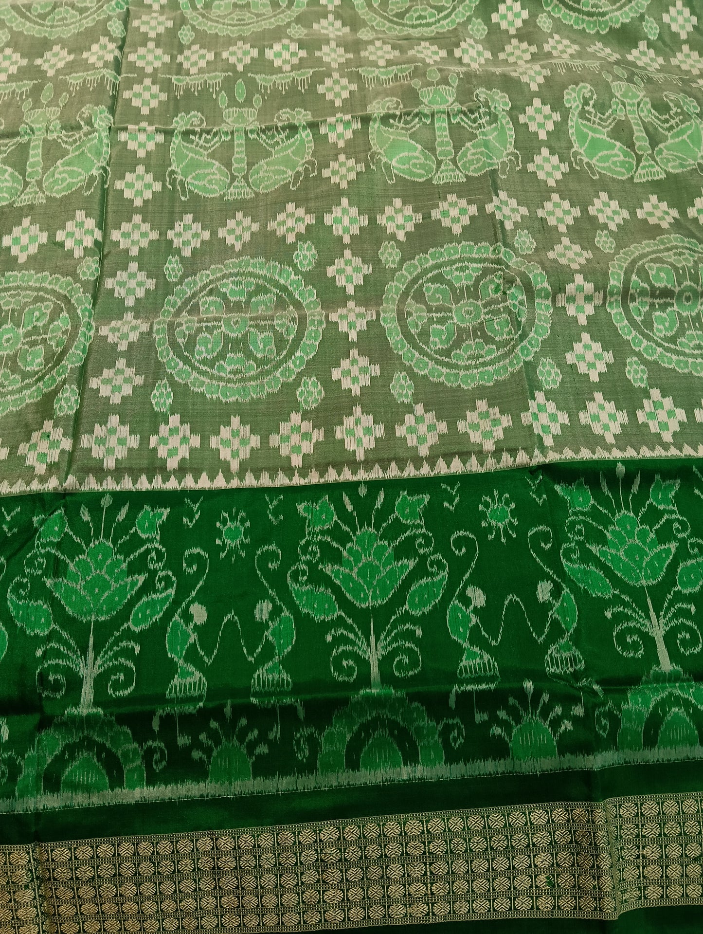 White green sambalpuri patta saree - Tilottama