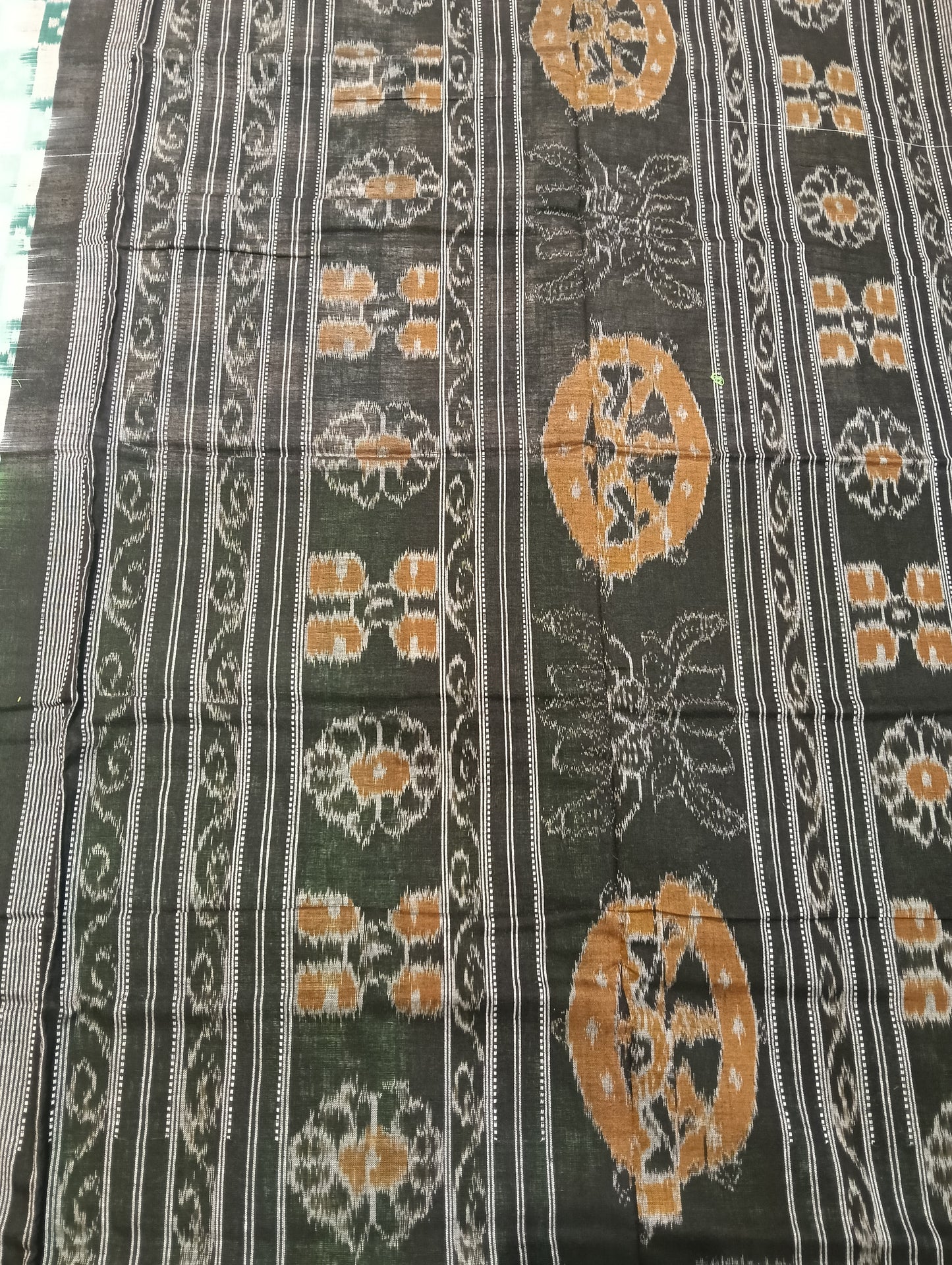 Green white cotton sambalpuri sarer - Tilottama