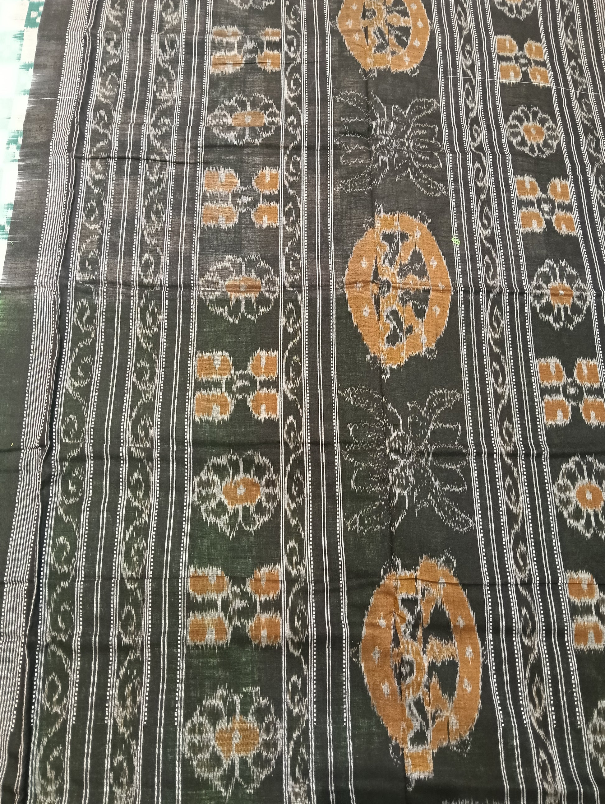 Green white cotton sambalpuri sarer - Tilottama
