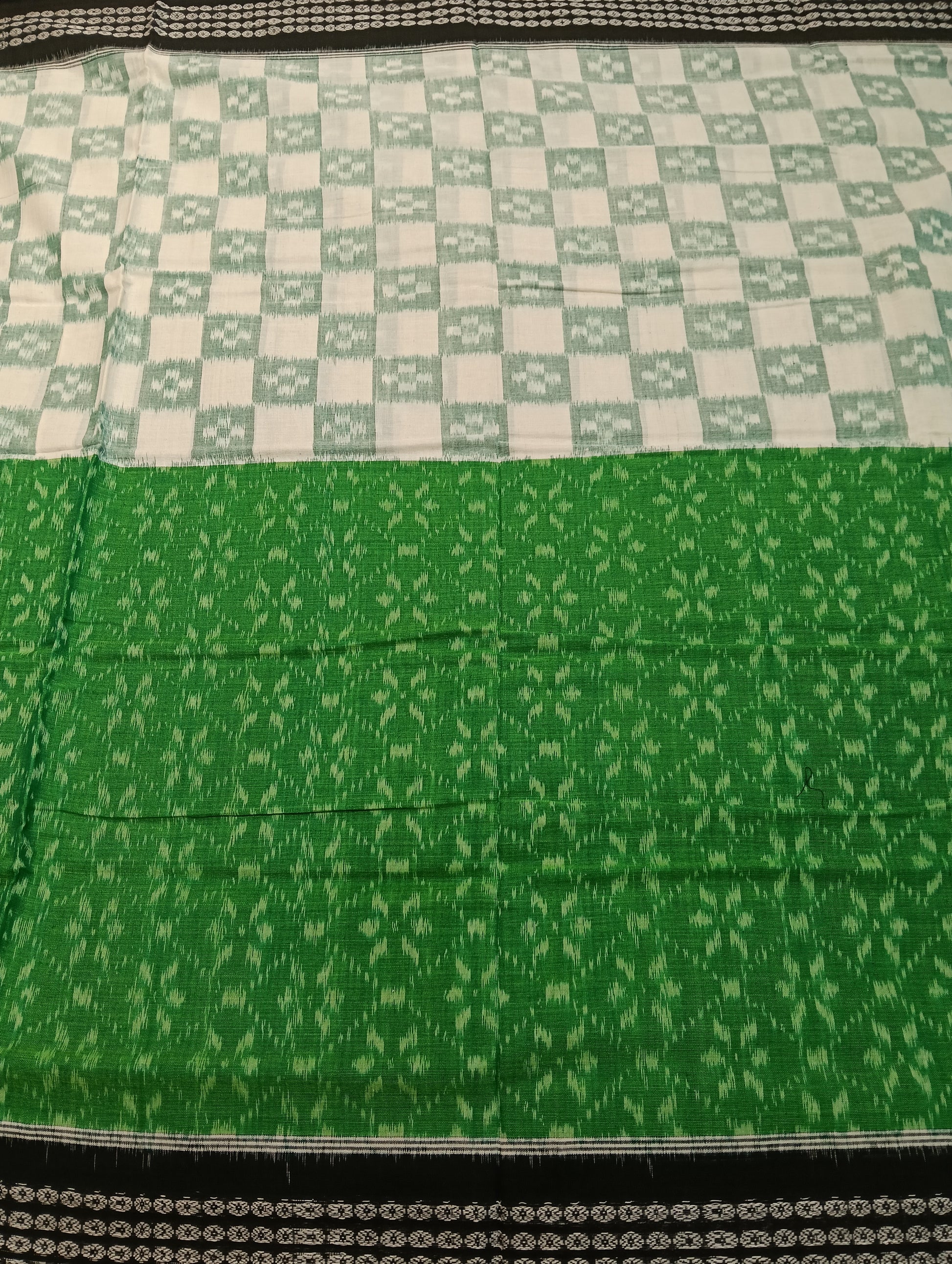Green white cotton sambalpuri sarer - Tilottama
