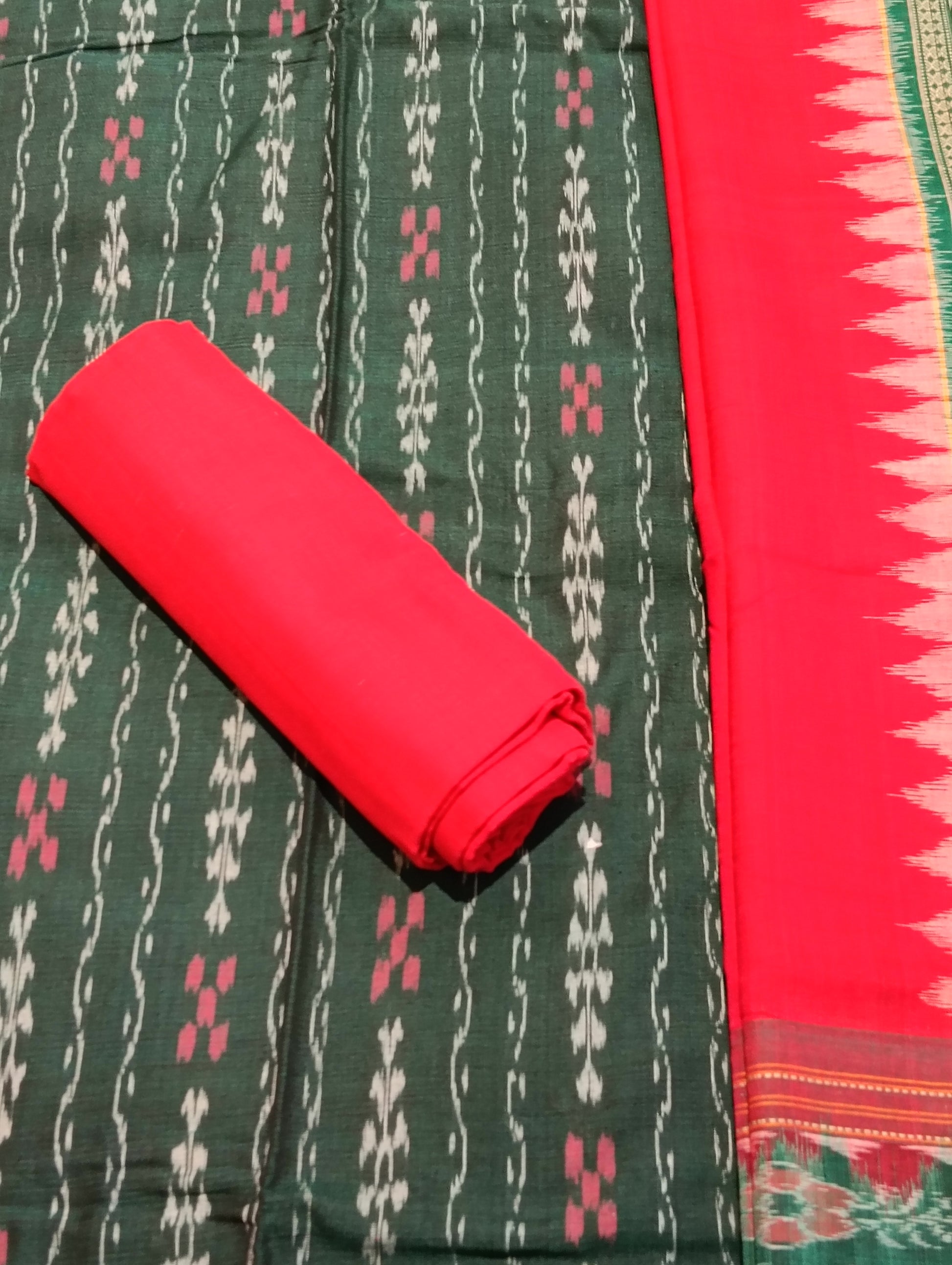 Les bossons Red sambalpuri dress material set - Tilottama