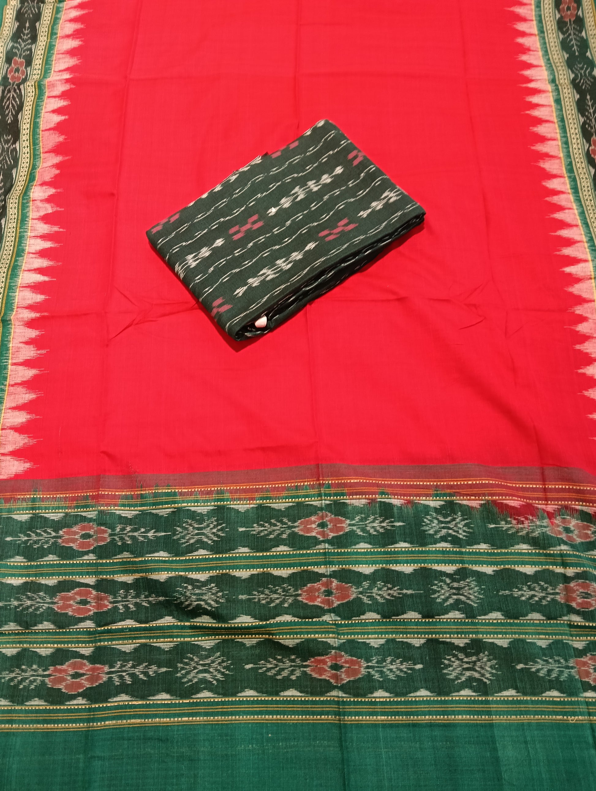Les bossons Red sambalpuri dress material set - Tilottama